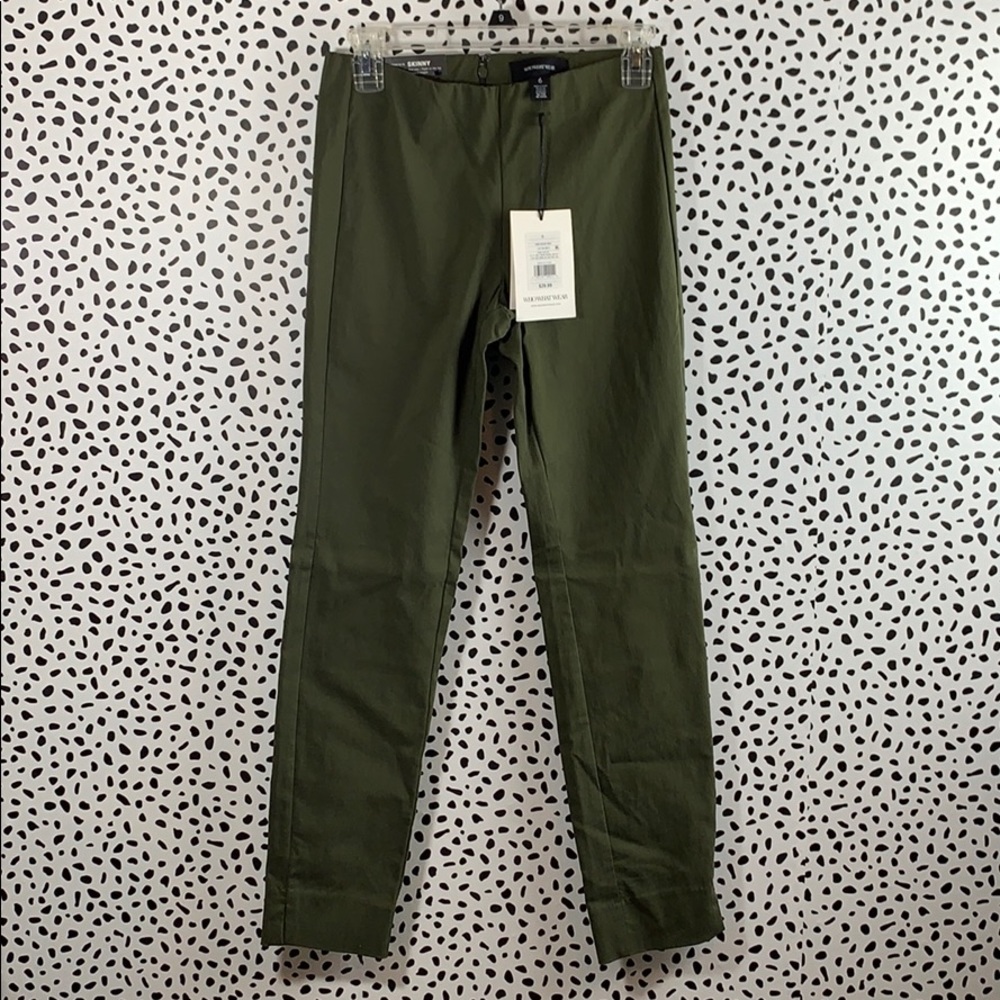 WHO WHAT WEAR skinny mid rise cropped green pants